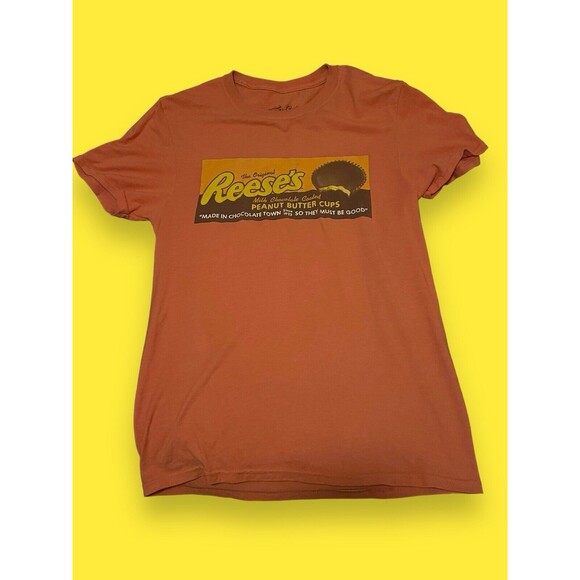Reese’s Peanut Butter Cups T Shirt Small Tee Luv Cute Retro Style Graphics Rare - Picture 1 of 6